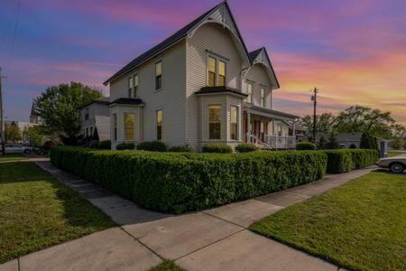 Spacious Upstairs 1Bed- Walking Distance To Beach Outlet Mall Michigan City Dış mekan fotoğraf