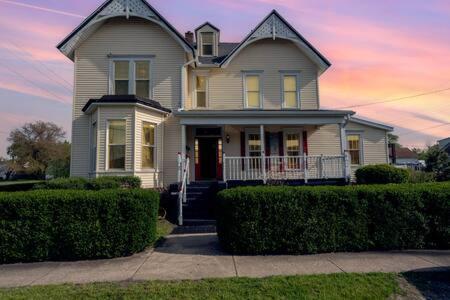 Spacious Upstairs 1Bed- Walking Distance To Beach Outlet Mall Michigan City Dış mekan fotoğraf