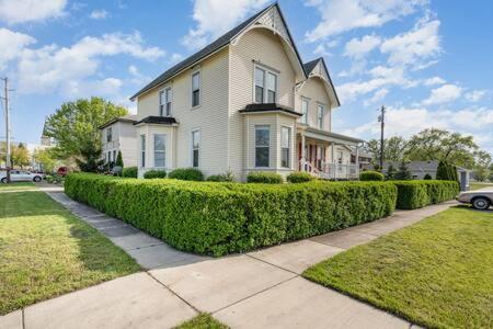 Spacious Upstairs 1Bed- Walking Distance To Beach Outlet Mall Michigan City Dış mekan fotoğraf
