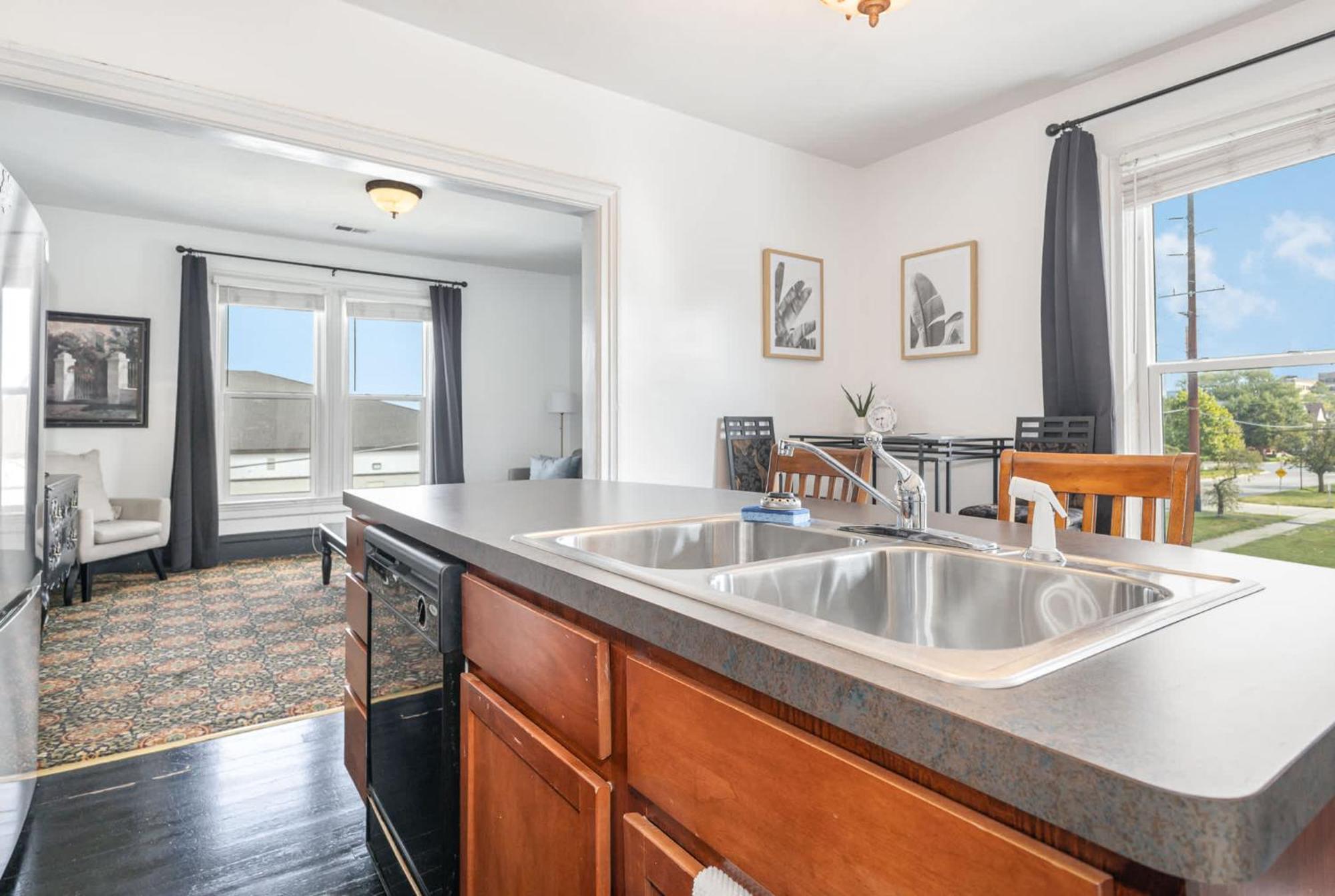 Spacious Upstairs 1Bed- Walking Distance To Beach Outlet Mall Michigan City Dış mekan fotoğraf