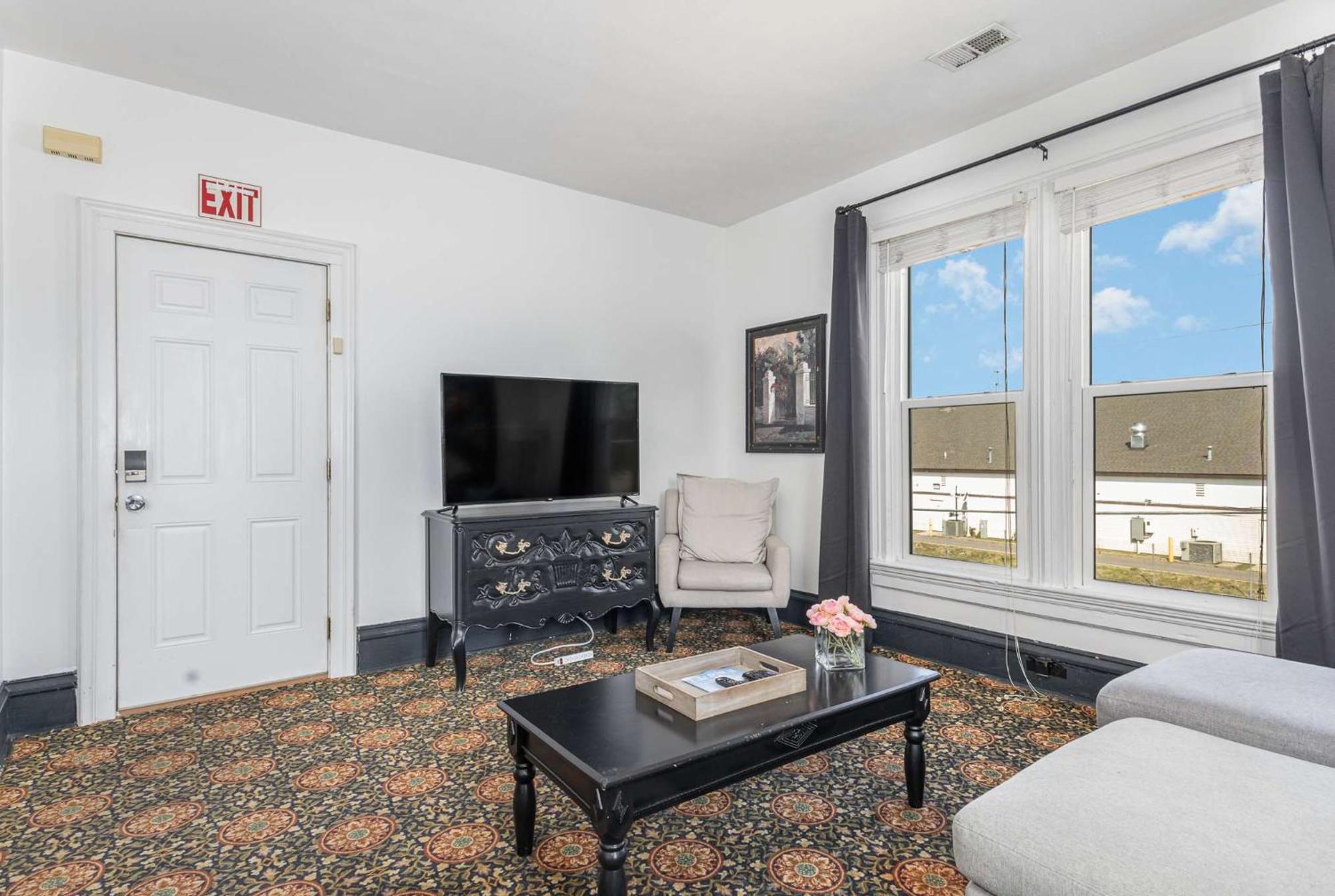 Spacious Upstairs 1Bed- Walking Distance To Beach Outlet Mall Michigan City Dış mekan fotoğraf